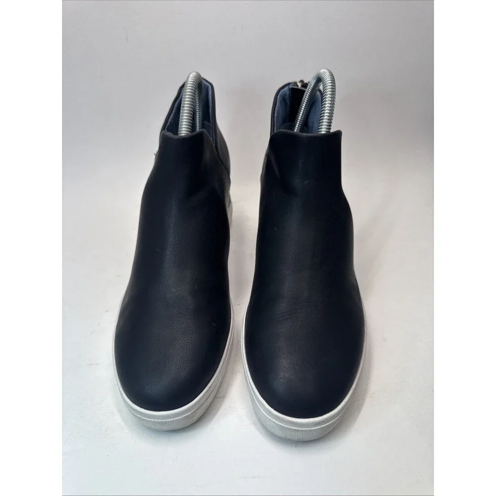 Dr. Scholls Be Free Women's Black Leather Insane Booties Size 8.